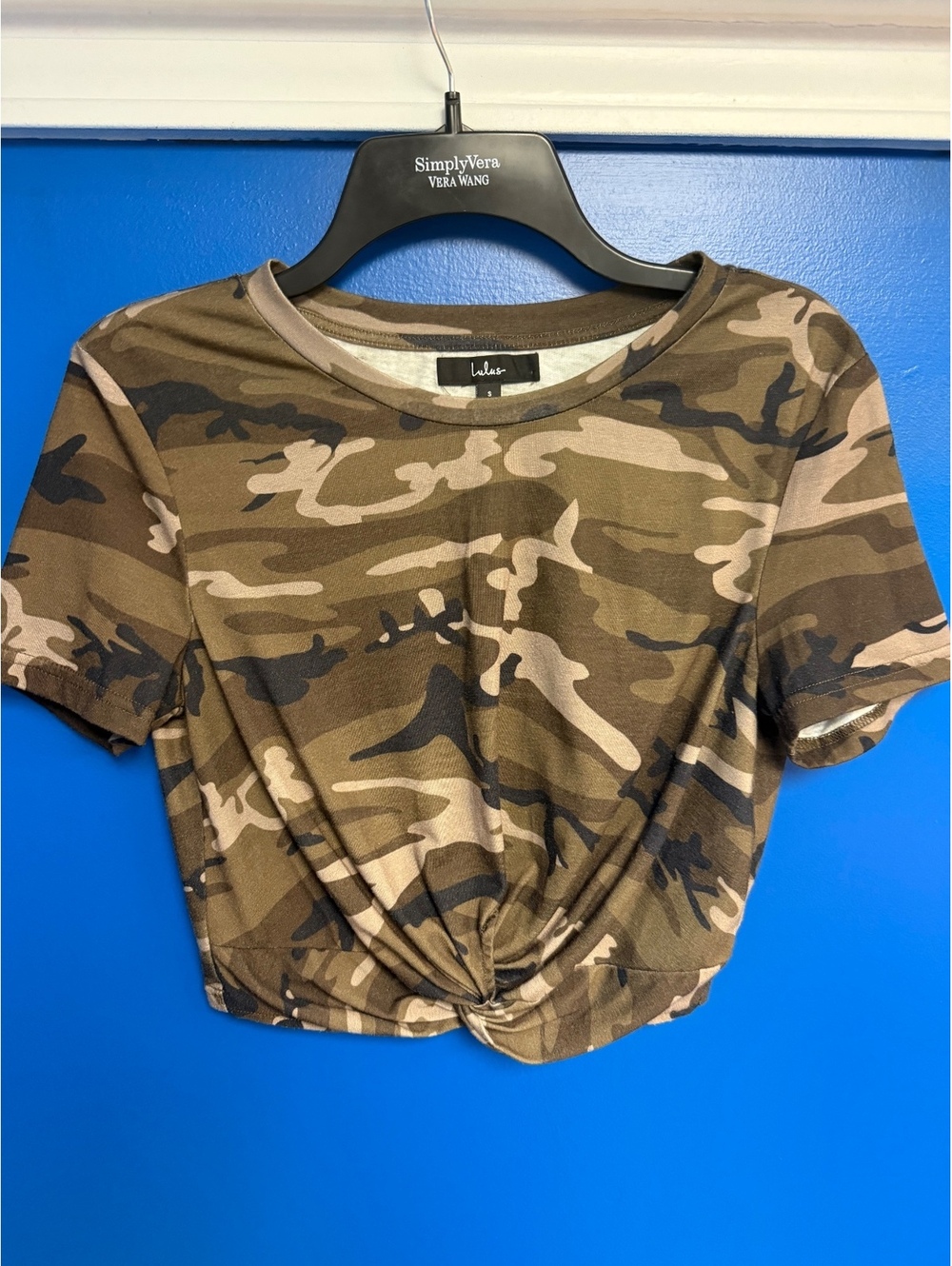 Lulus Womens Small Camo Twist Front Knot Short Sleeve Cropped Top Tee